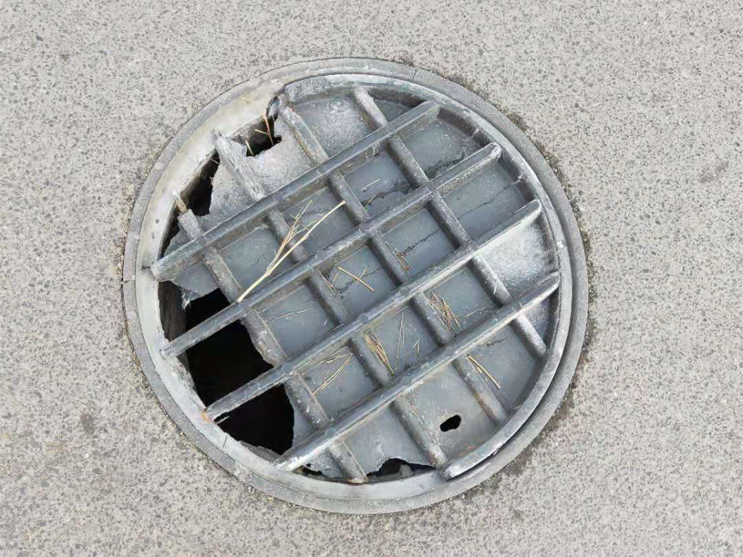  為了道路公共安全，請(qǐng)勿用非標(biāo)井蓋！